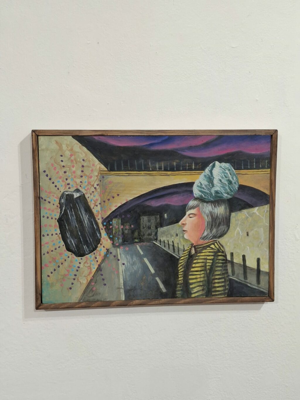 Peinture à l'huile sur bois 29x38 cm. Baguettes en sapin vernis. Signée au dos.