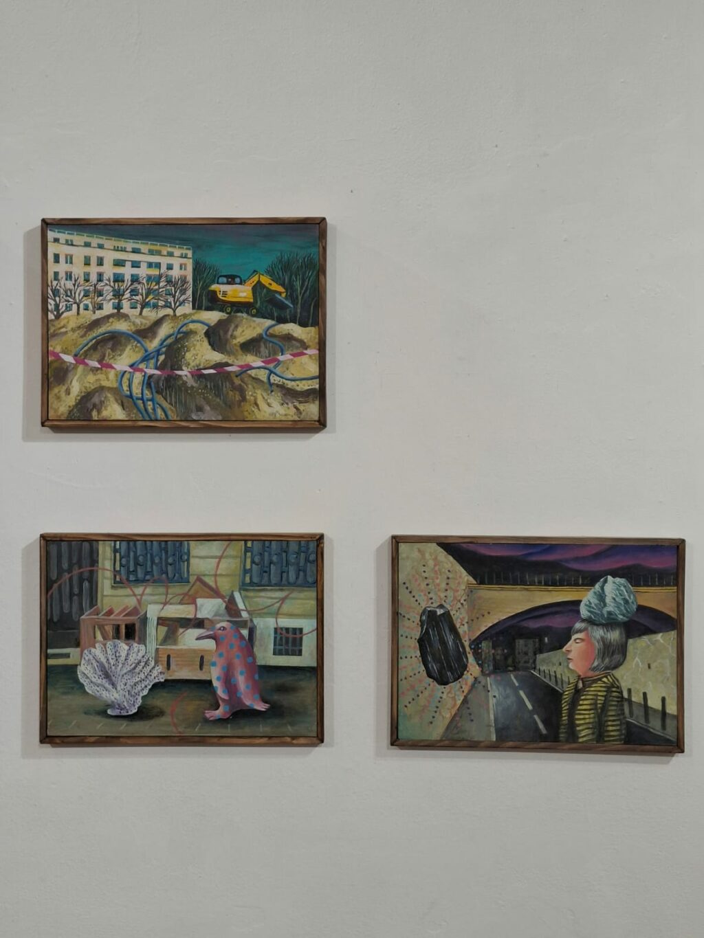 Peintures à l'huile sur bois 29x38 cm. Baguettes en sapin vernis. Signées au dos.